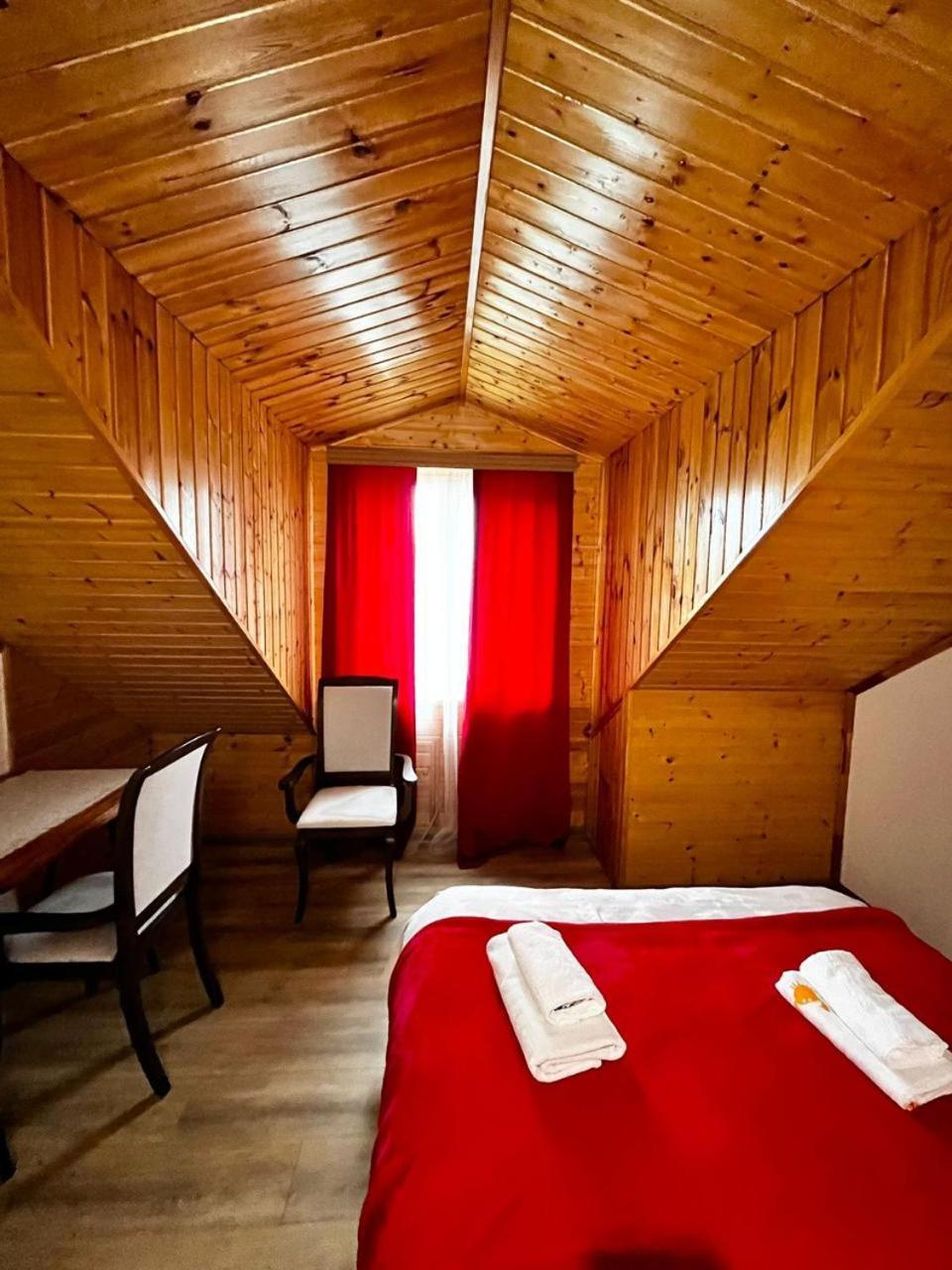 Nino & Irodi'S Guest House Кутаиси Экстерьер фото