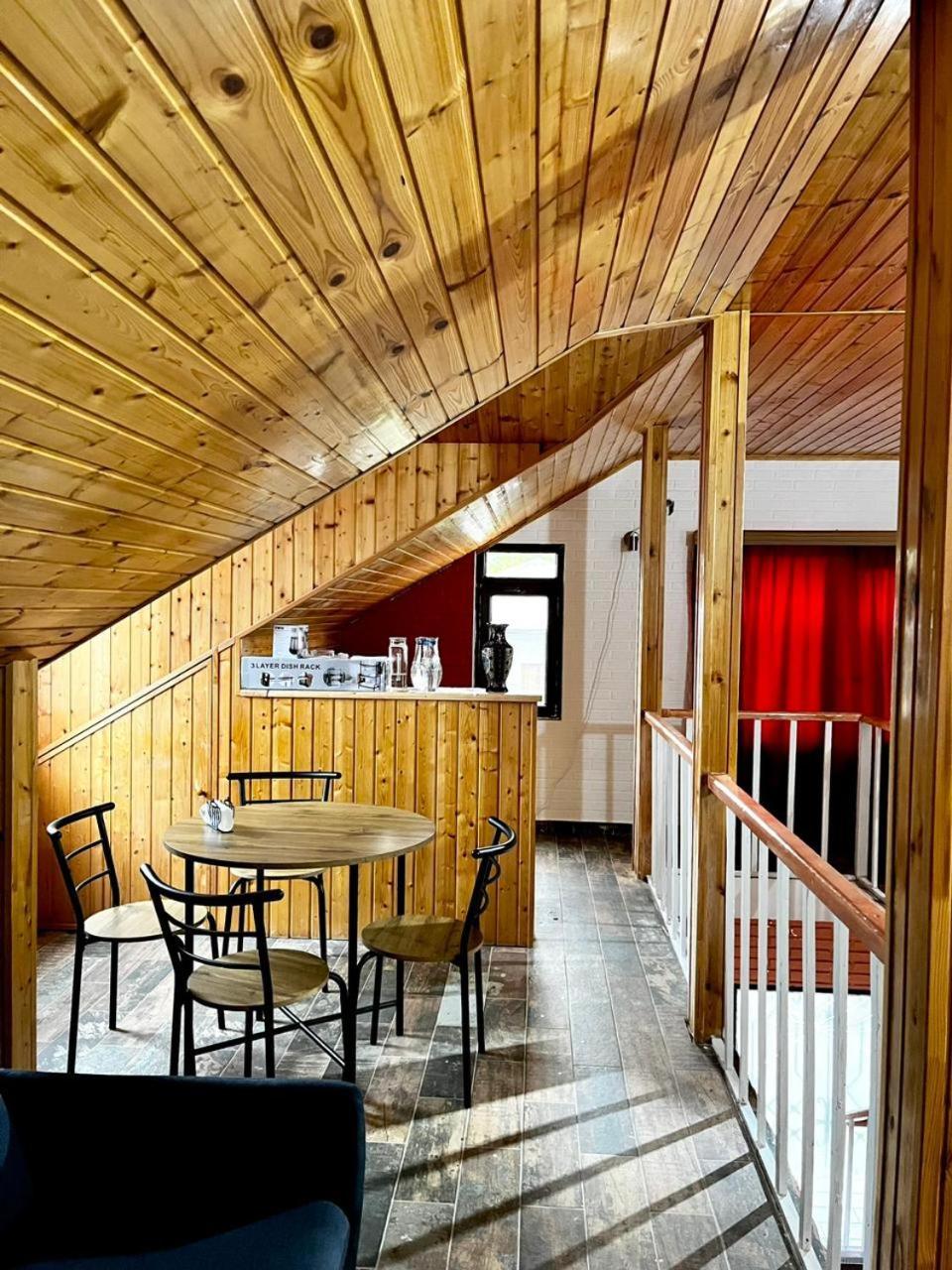 Nino & Irodi'S Guest House Кутаиси Экстерьер фото