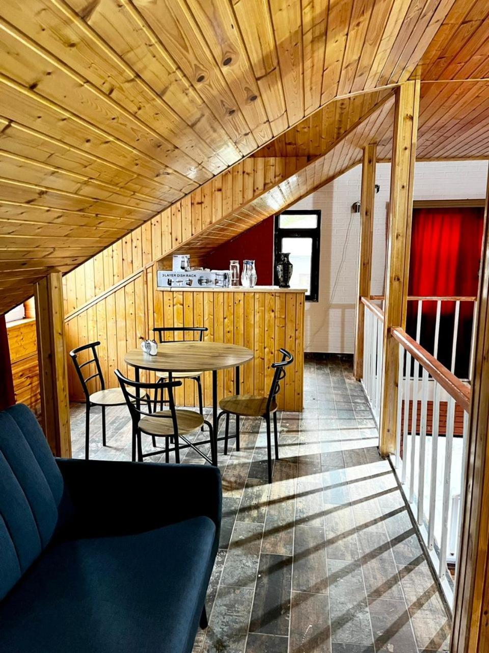 Nino & Irodi'S Guest House Кутаиси Экстерьер фото