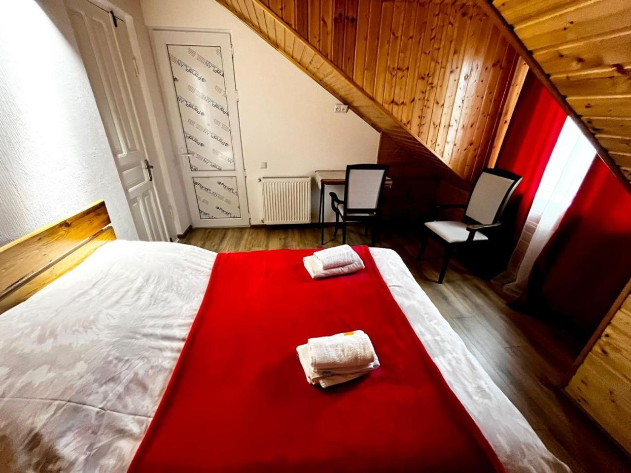 Nino & Irodi'S Guest House Кутаиси Экстерьер фото